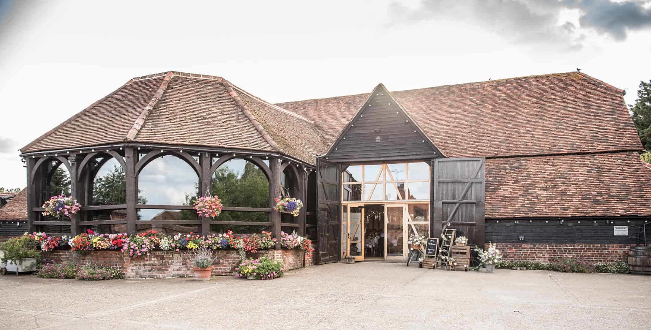 lillibrooke-manor-wedding-venue-in-berkshire